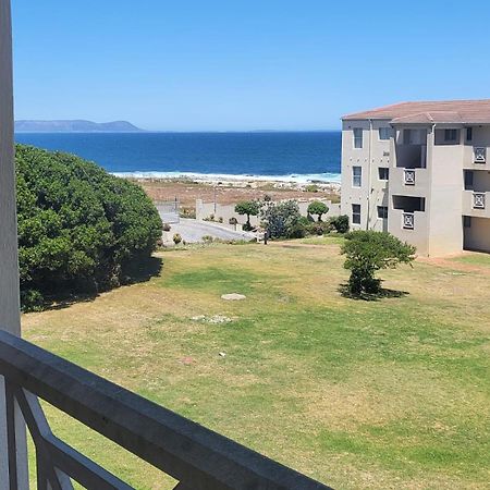 Hermanus Beach Club 104 Apartment Exterior photo