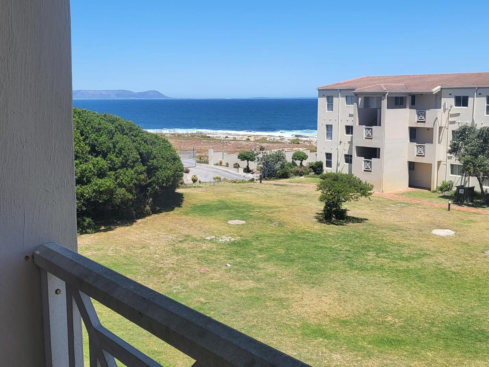 Hermanus Beach Club 104 Apartment Exterior photo